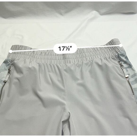 Chicos Zenergy Light Gray Camo Stripe Jogger Pants Size 2.5 Women's US 14 - Picture 6 of 10